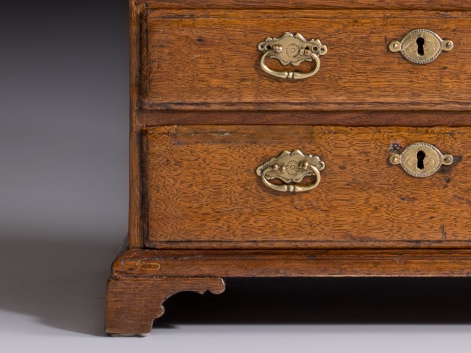 18th century Portuguese miniature paper bin in oak wood