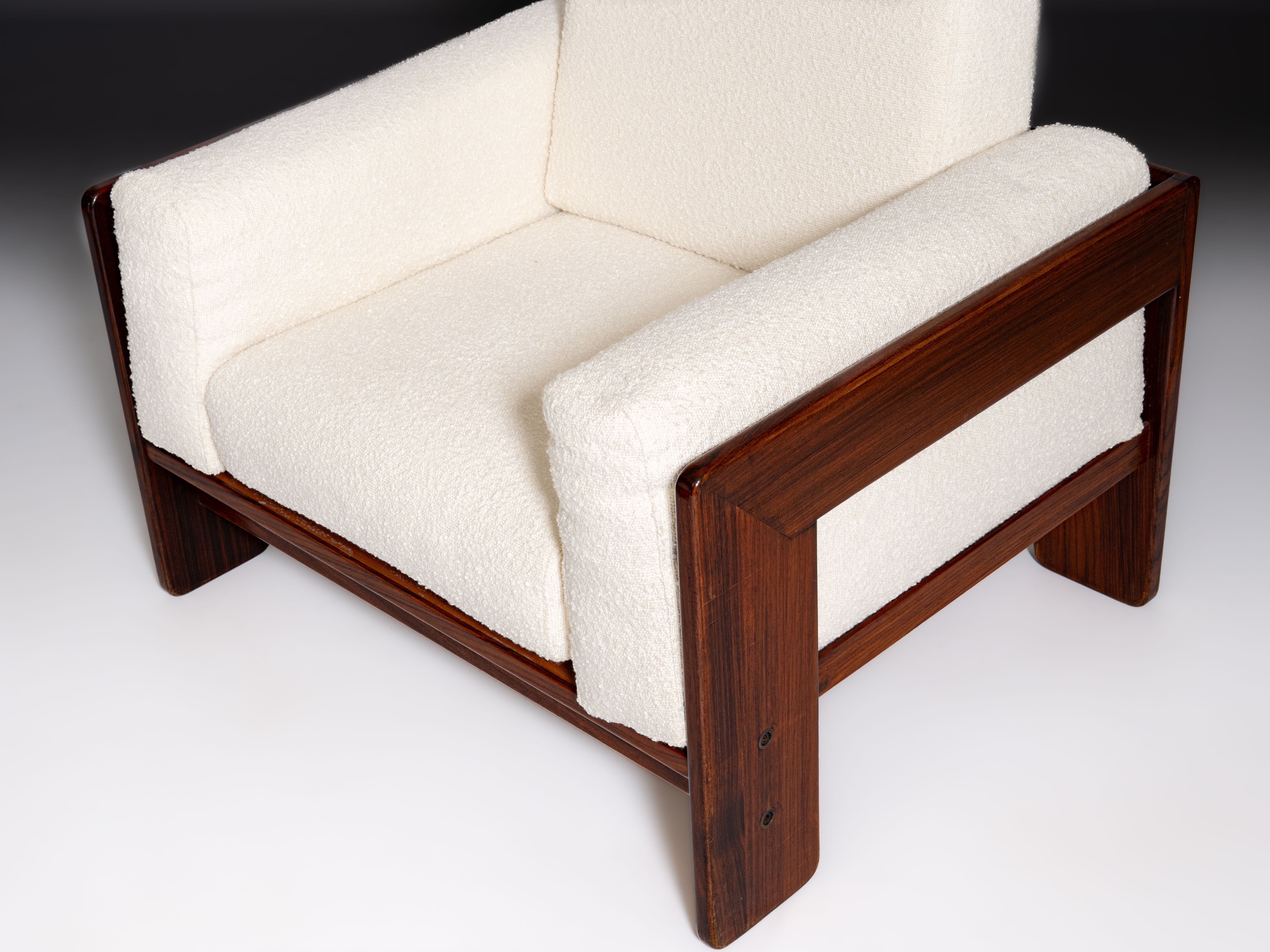 Par de cadeirões “Bastiano” em madeira de pau-santo, design Tobia Scarpa, fabricante Gavina, Itália, anos 1960.
