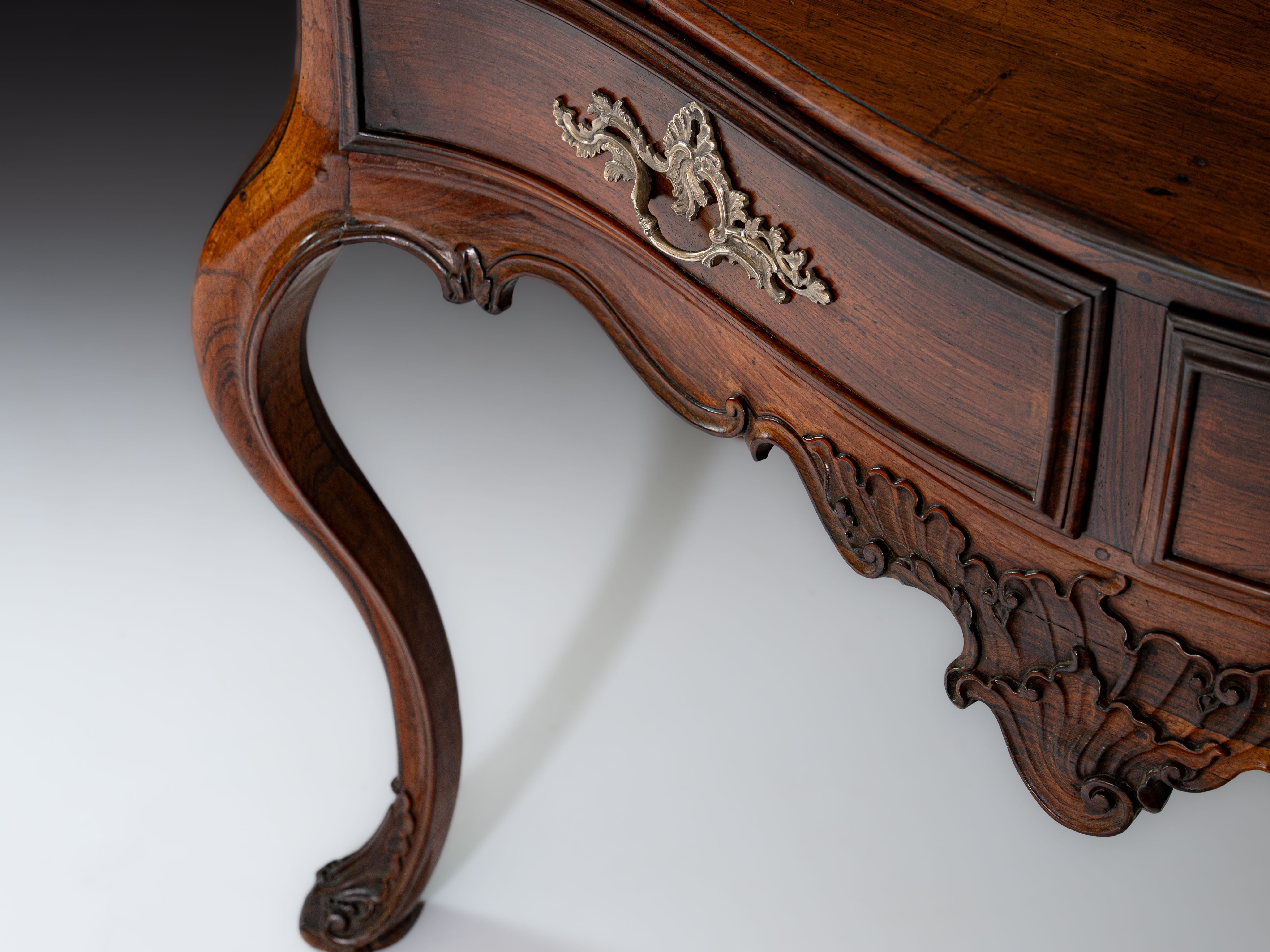 Portuguese D. José side table, 18th century, in rosewood, with one drawer and silver fittings