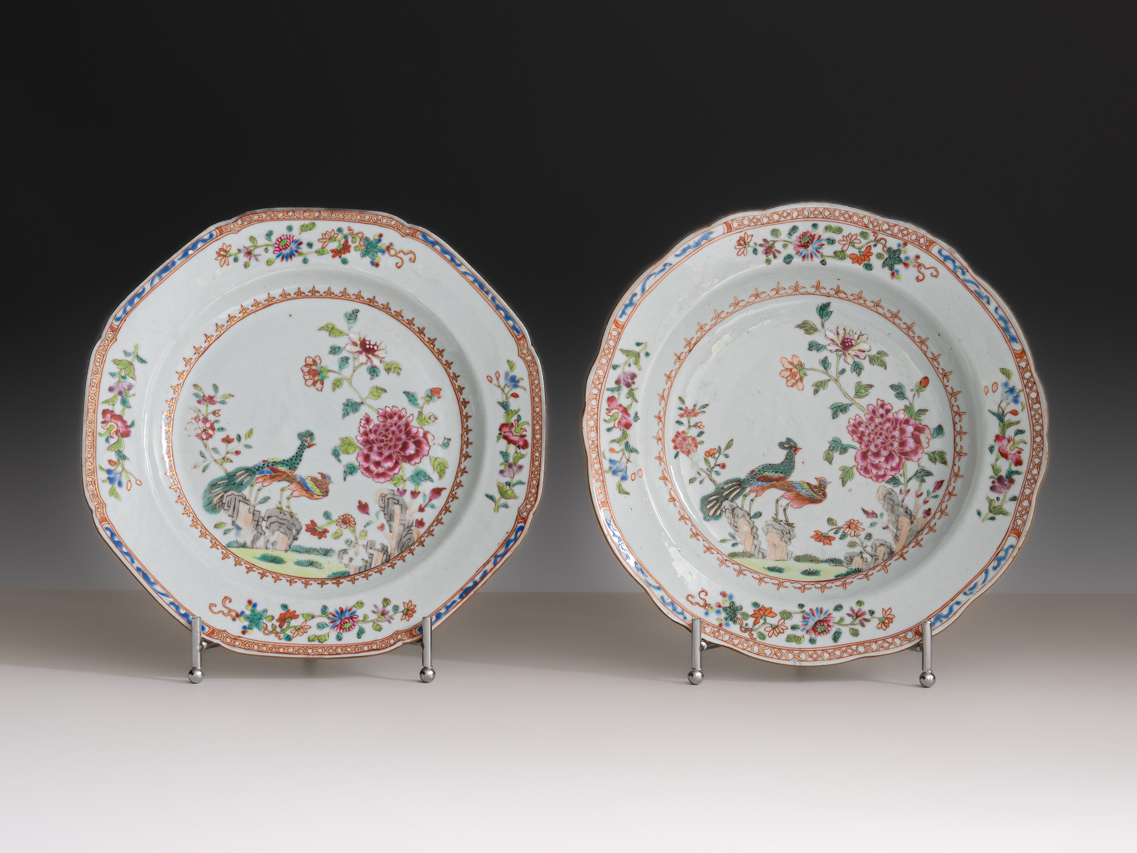 Conjunto de 4 pratos em porcelana chinesa da Companhia das Índias. Reinado Qianlong (1736–1795)