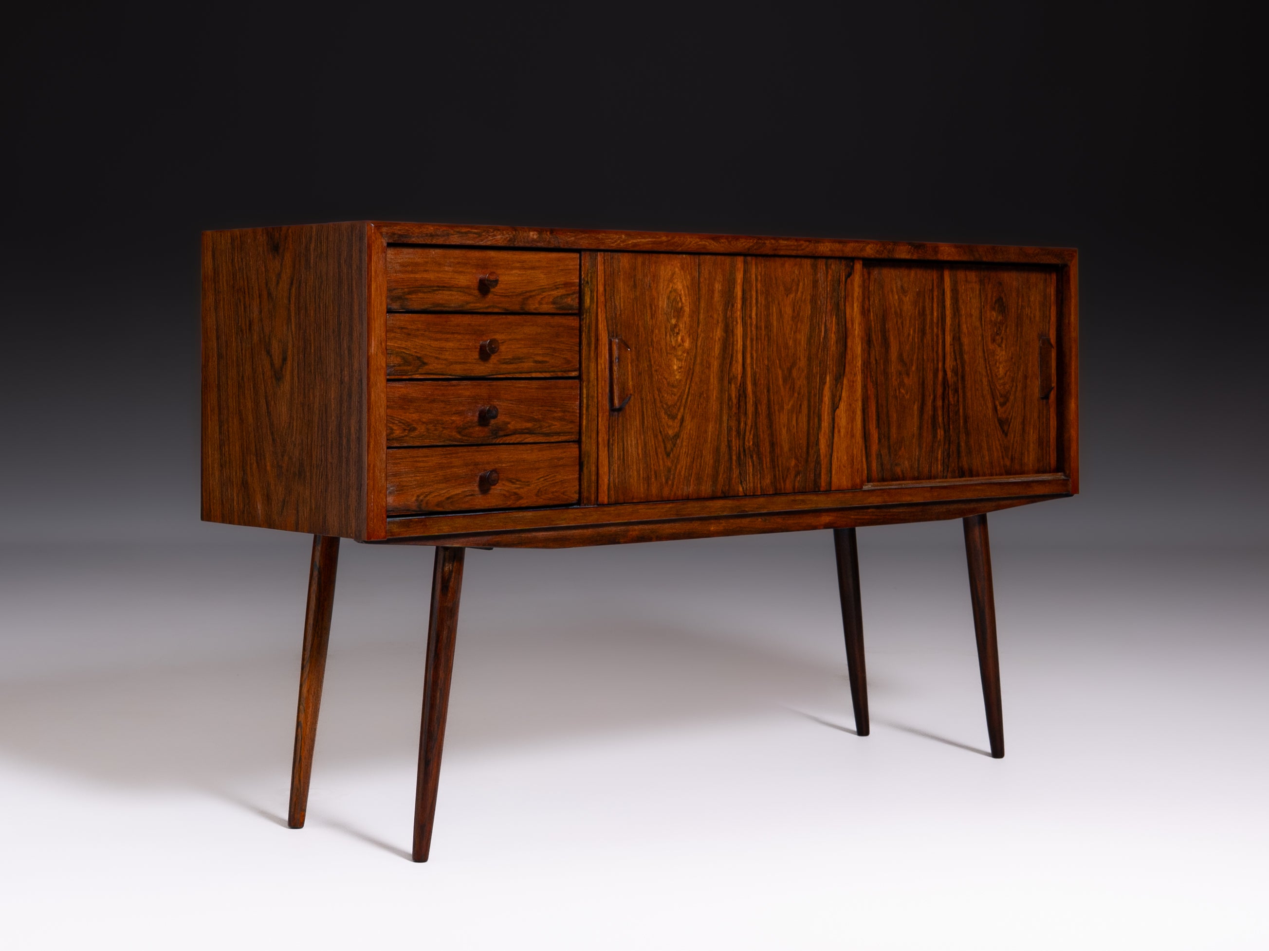 Sideboard miniatura em pau-santo, Dinamarca, anos 1960