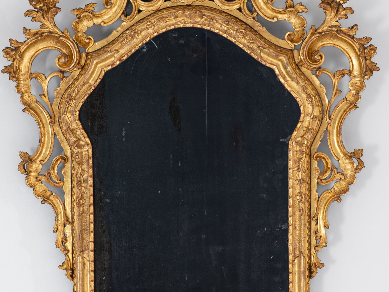 Espelho Louis XV em madeira entalhada e dourada | Veneza, Itália, século XVIII