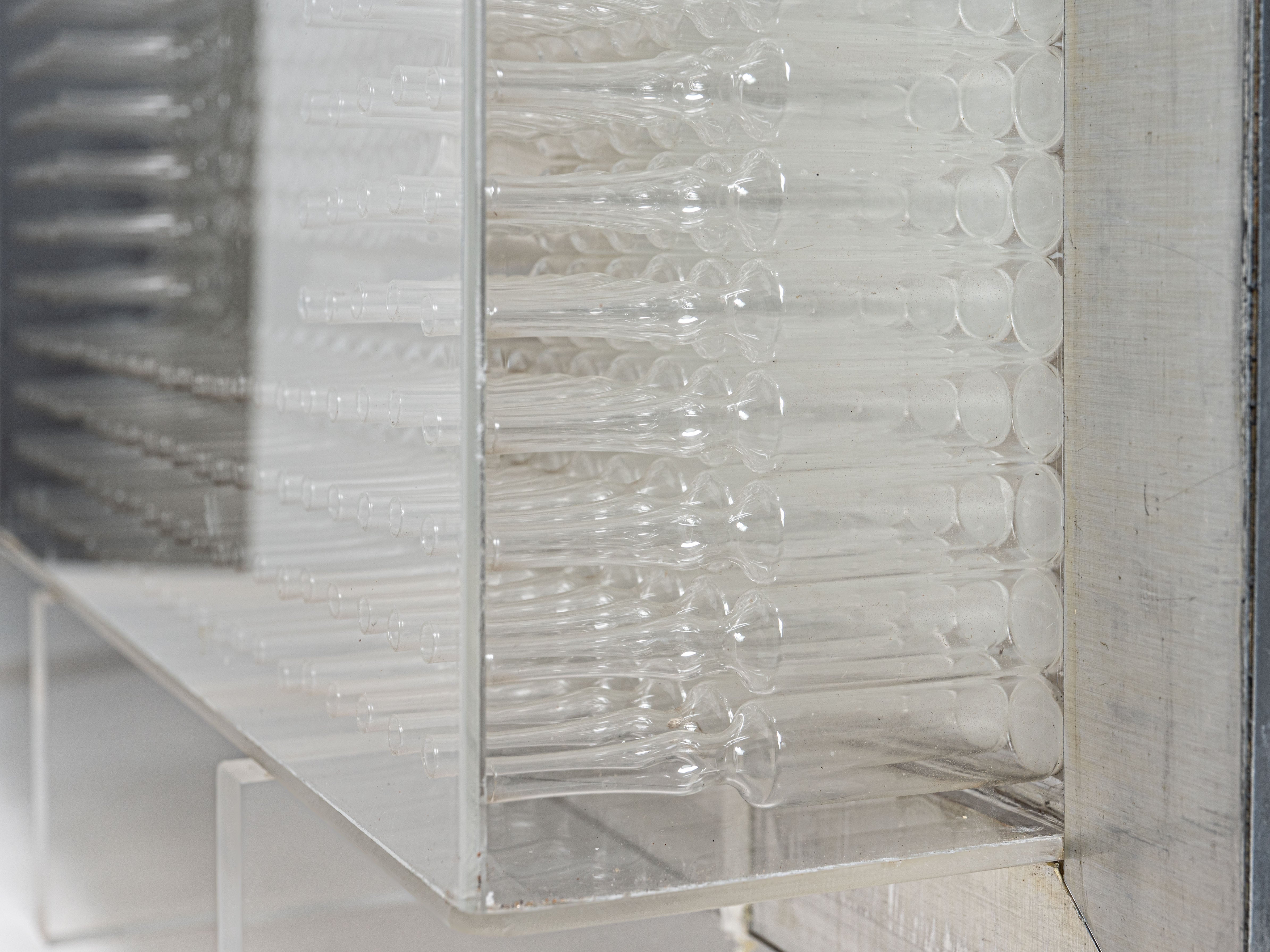 Willy HELLEWEEGEN (1914–1991) Escultura em plexiglas e vidro Assinada e datada de 1970
