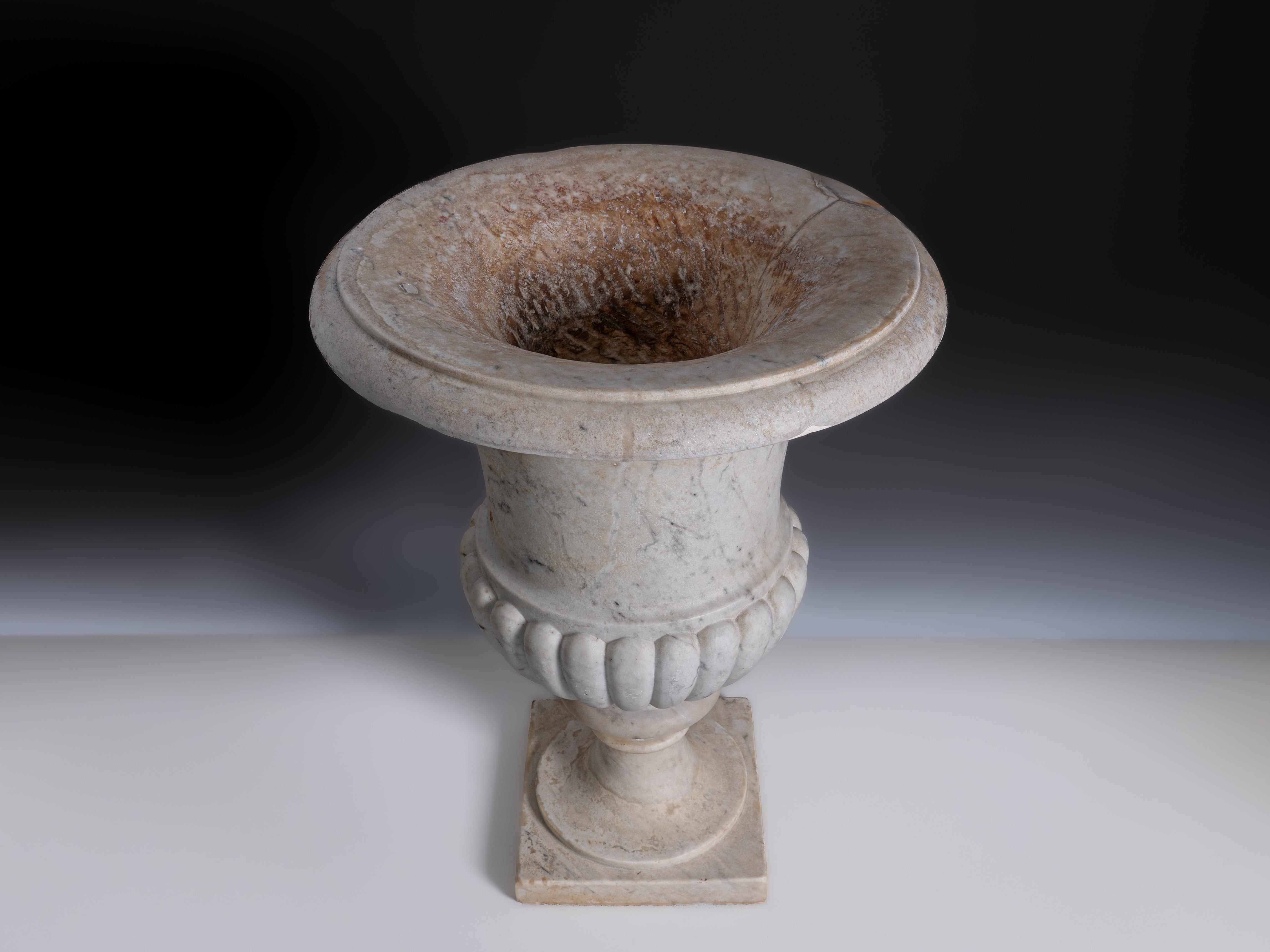 Vaso em mármore. Itália, século XVIII