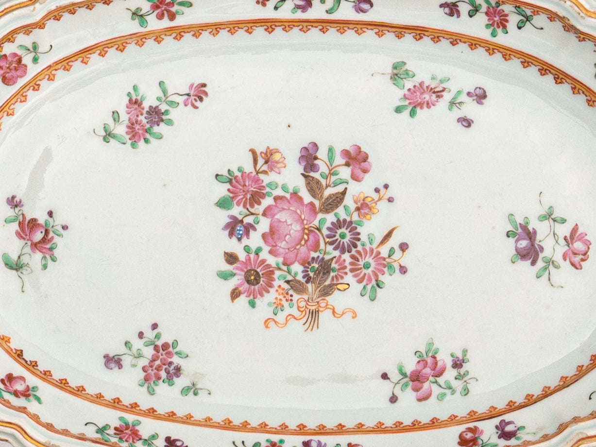 Par de travessas em porcelana chinesa da Companhia das Índias, século XVIII, período Qianlong (1736–1795)