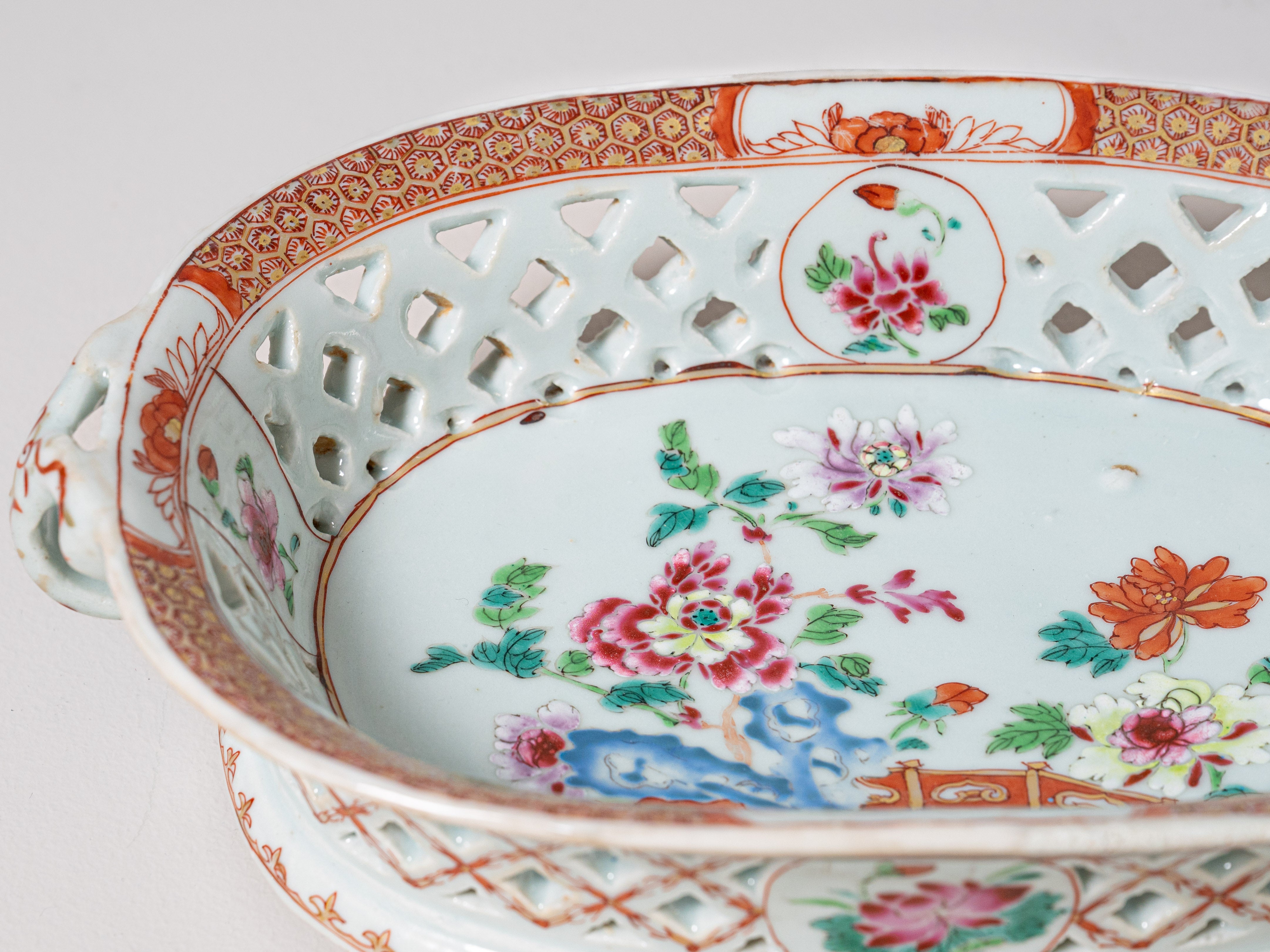 Par de cestos em porcelana chinesa da Companhia das Índias, século XVIII. Qianlong (1736–1795)