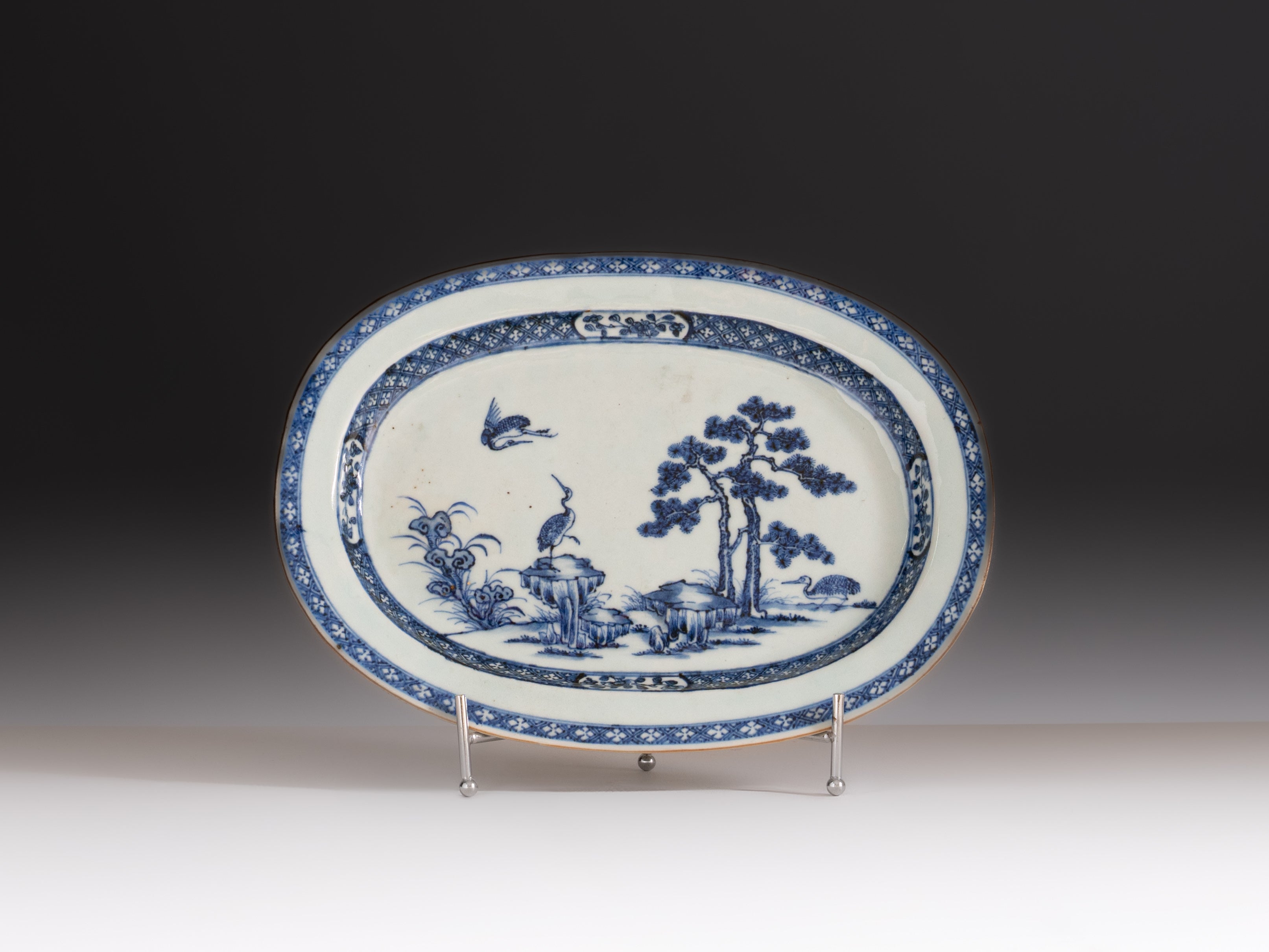 Travessa em porcelana chinesa da Companhia das Índias, séc. XVIII