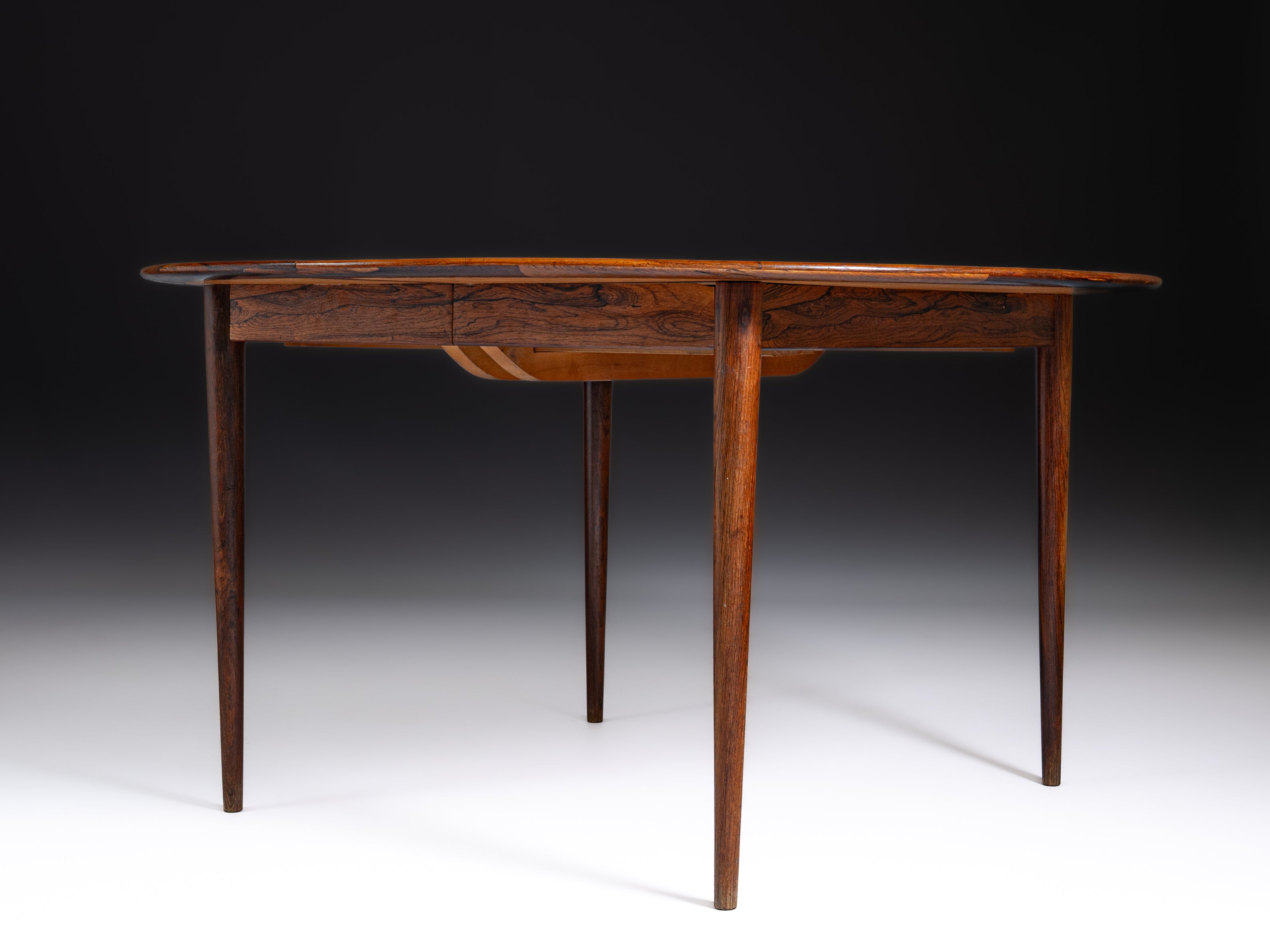 Mesa de casa de jantar em pau-santo, Dinamarca, anos 1960