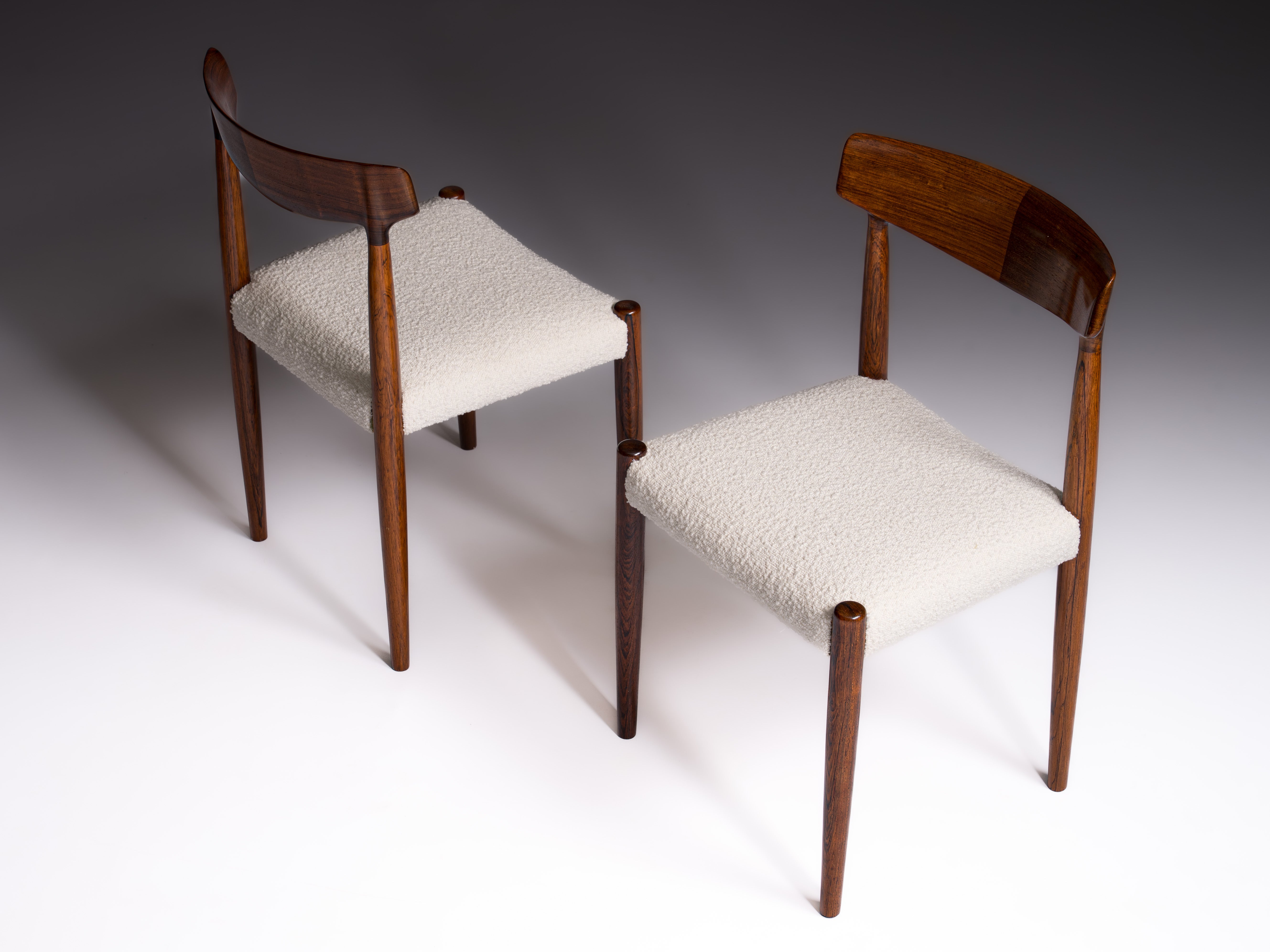 Conjunto de quatro cadeiras "Modelo 343" em pau-santo. Design de Knud Faerch e fabricadas pela Slagelse Furniture.  Década de 1960