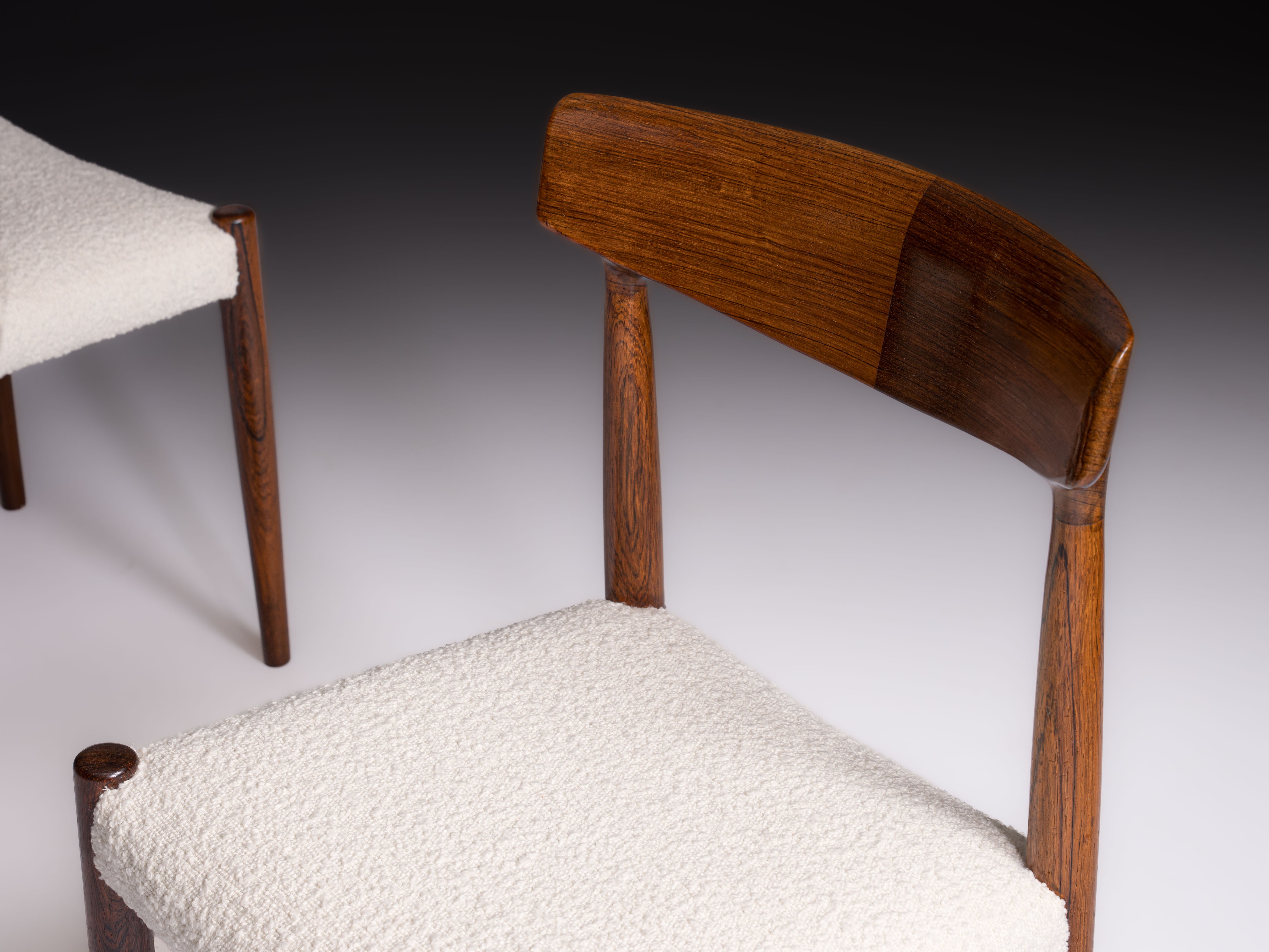 Conjunto de quatro cadeiras "Modelo 343" em pau-santo. Design de Knud Faerch e fabricadas pela Slagelse Furniture.  Década de 1960