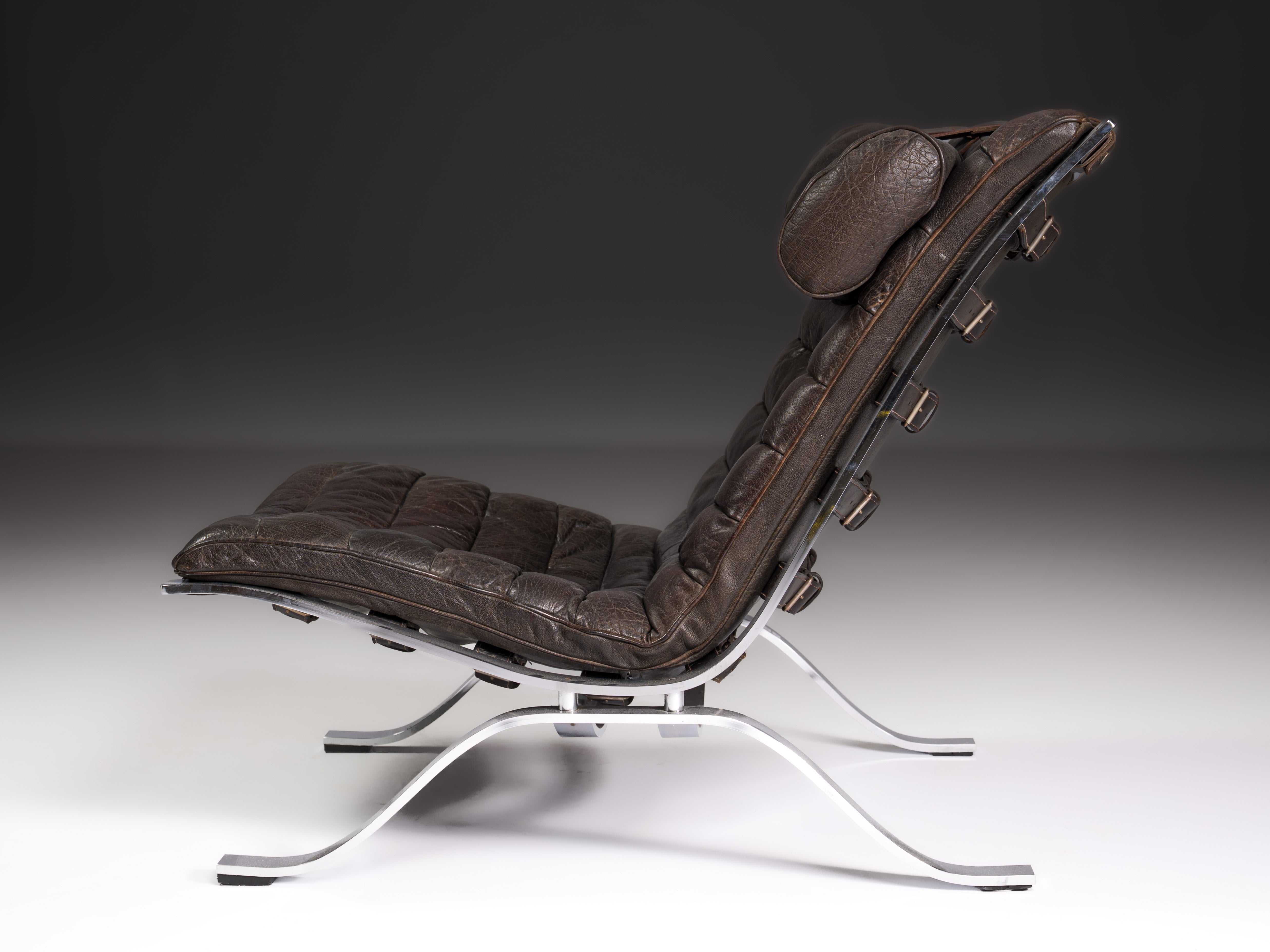 Poltrona modelo “Ari”, desenhada por Arne Norell para Möbel AB, Suécia, c. 1966.