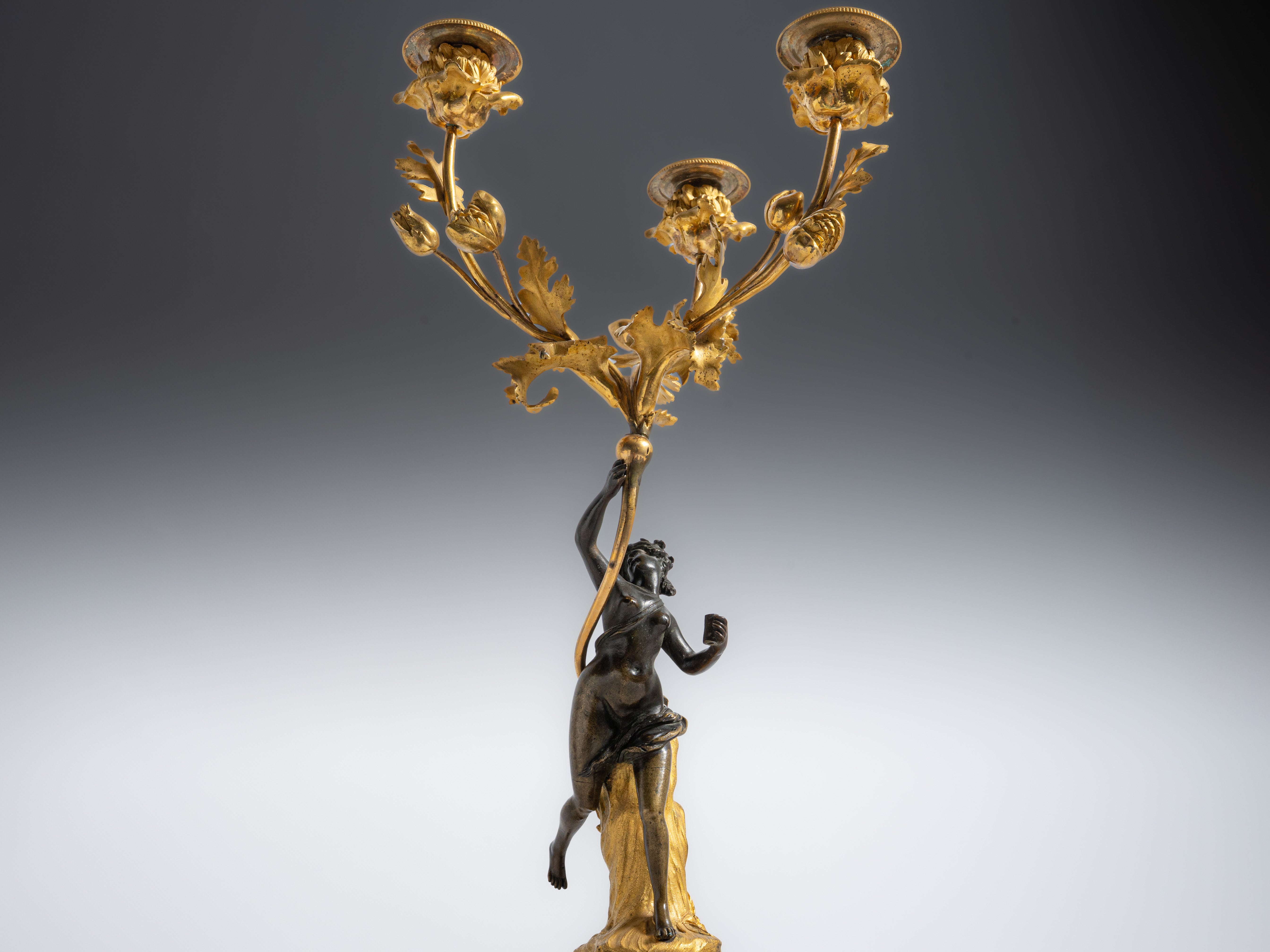 Par de candelabros Louis XVI em bronze dourado, França, século XVIII