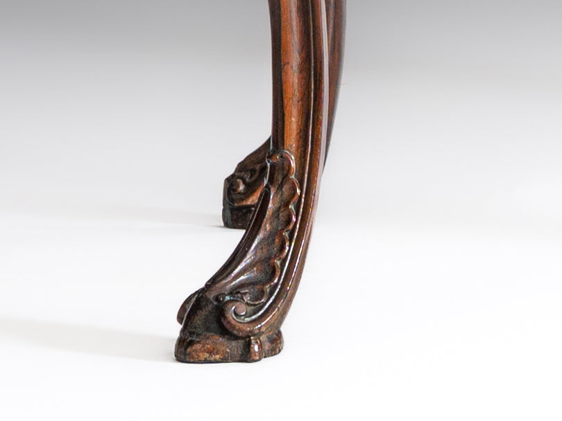 Mesa de encostar portuguesa D. José, do séc. XVIII, em pau-santo, com uma gaveta e com ferragens em prata