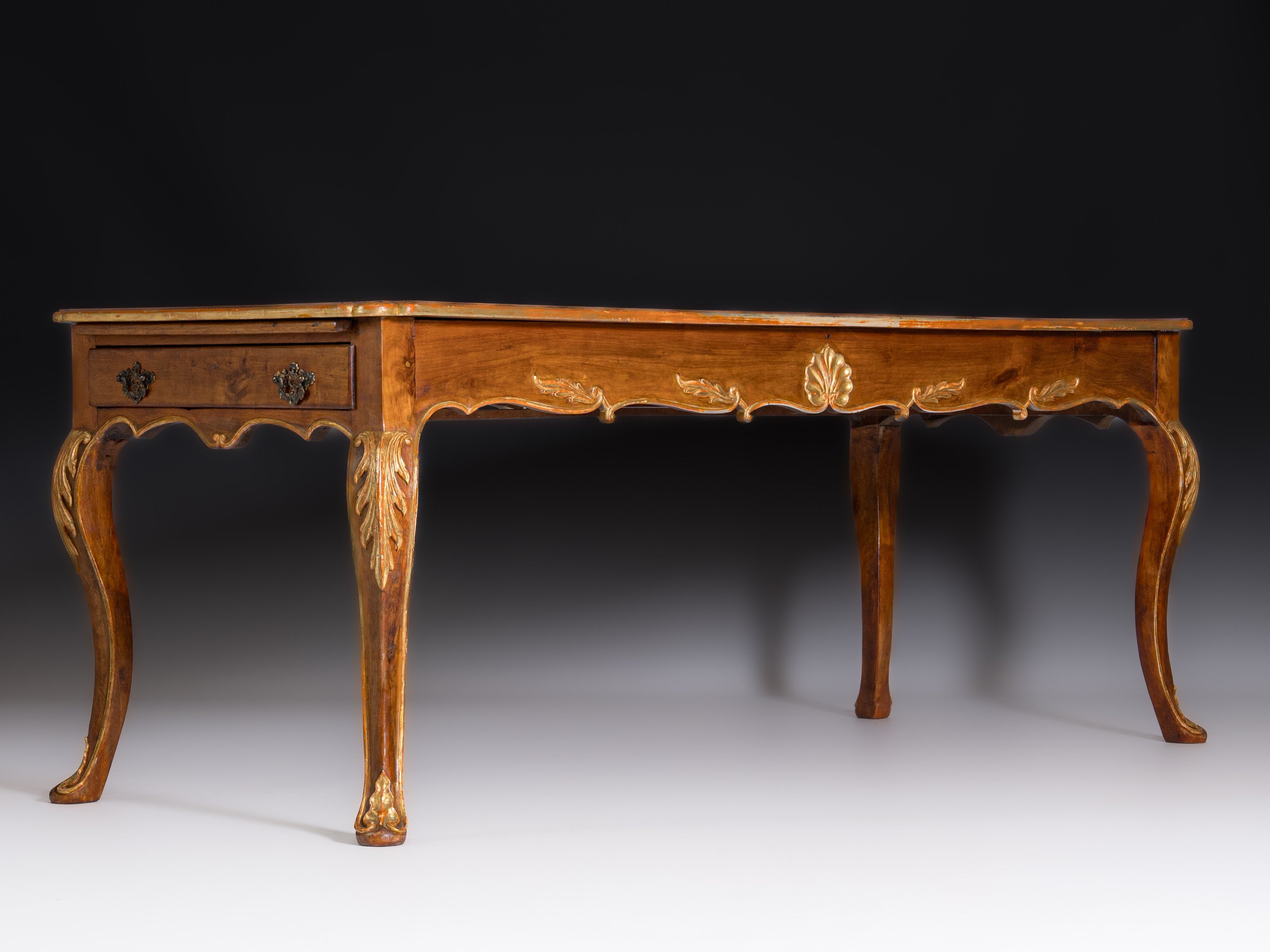 Grande mesa de centro, D. José, com duas gavetas e um estirador