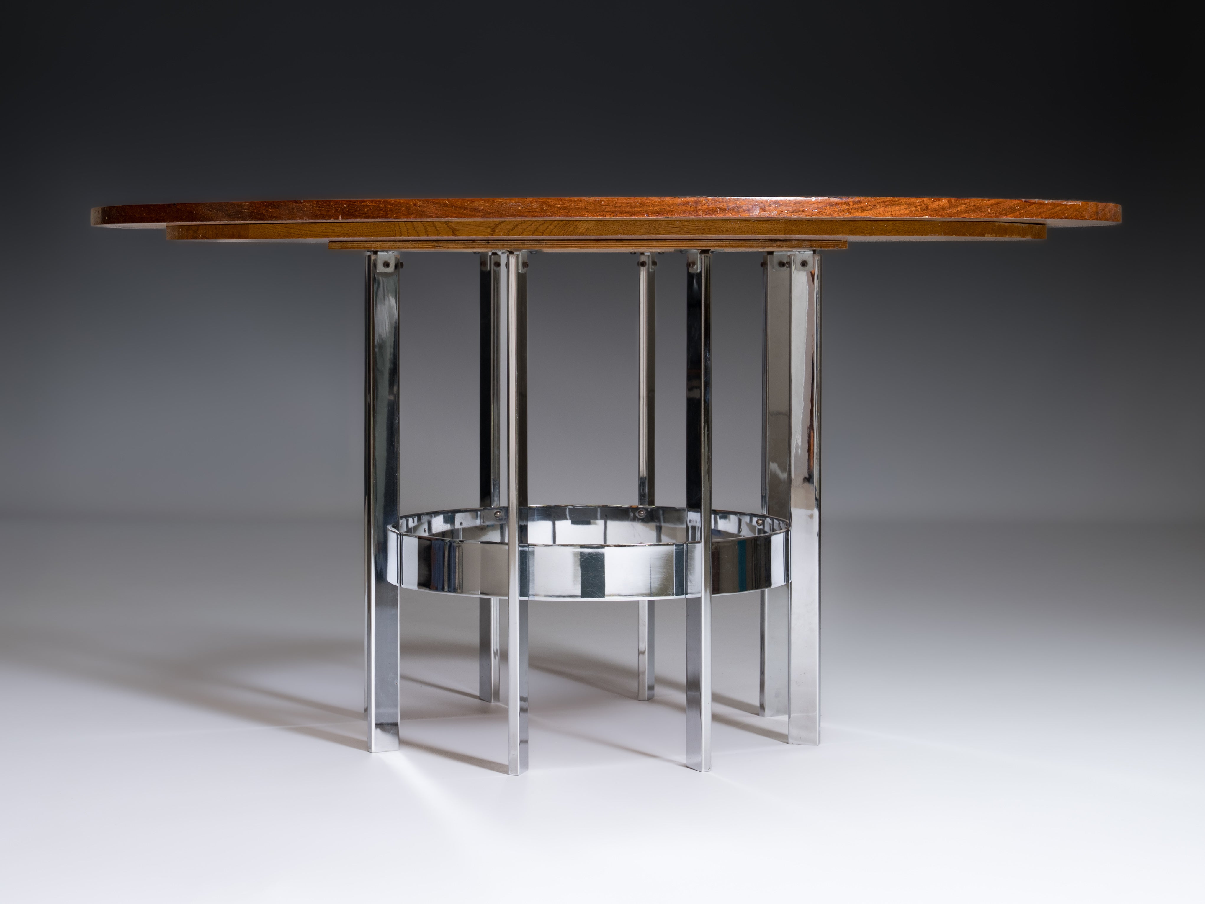 Mesa de casa de jantar em madeira de pau-santo e pés em inox, Escandinávia, anos 1970