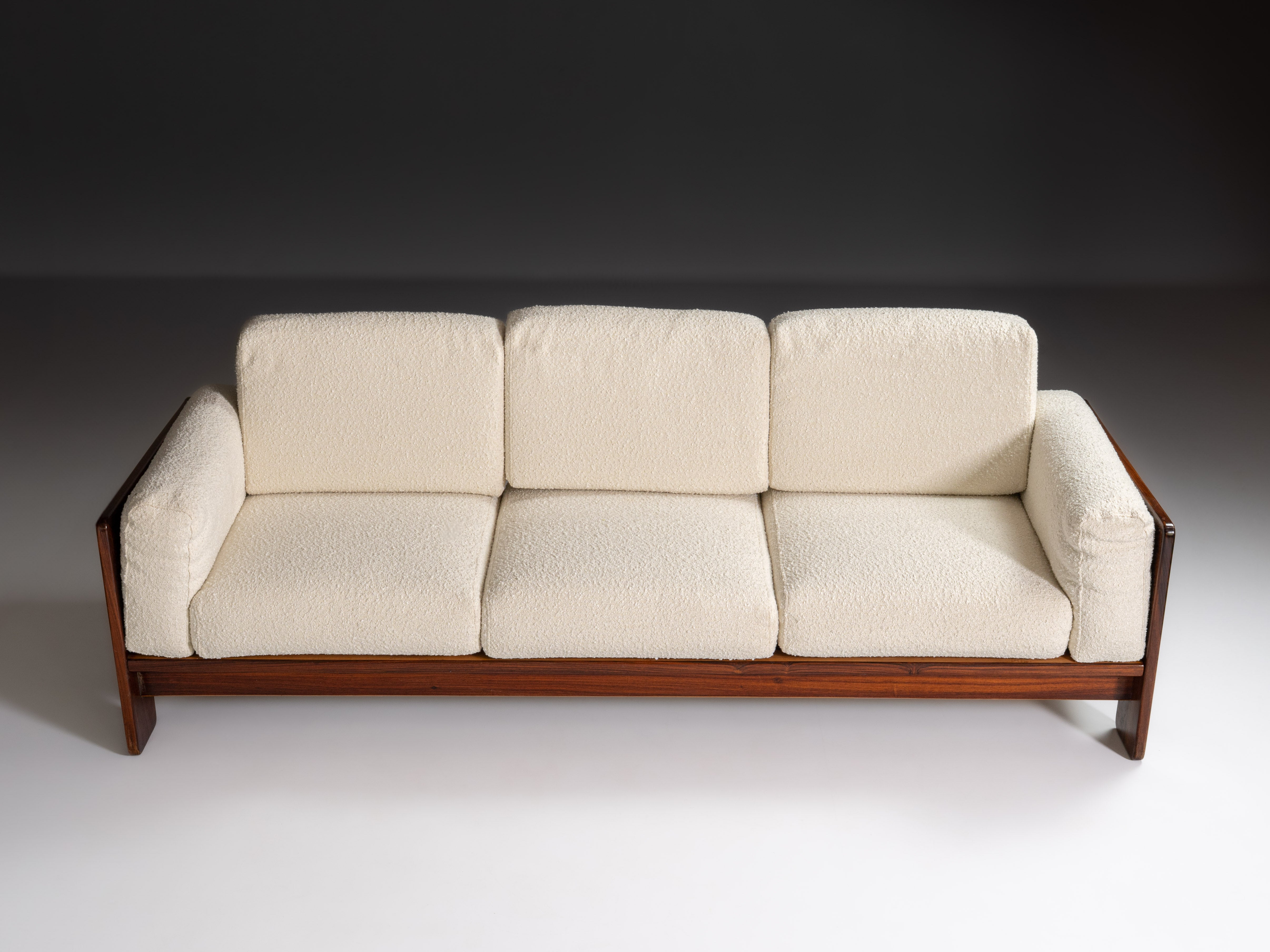 Sofá “Bastiano” em madeira de pau-santo, design Tobia Scarpa, fabricante Gavina, Itália, anos 1960