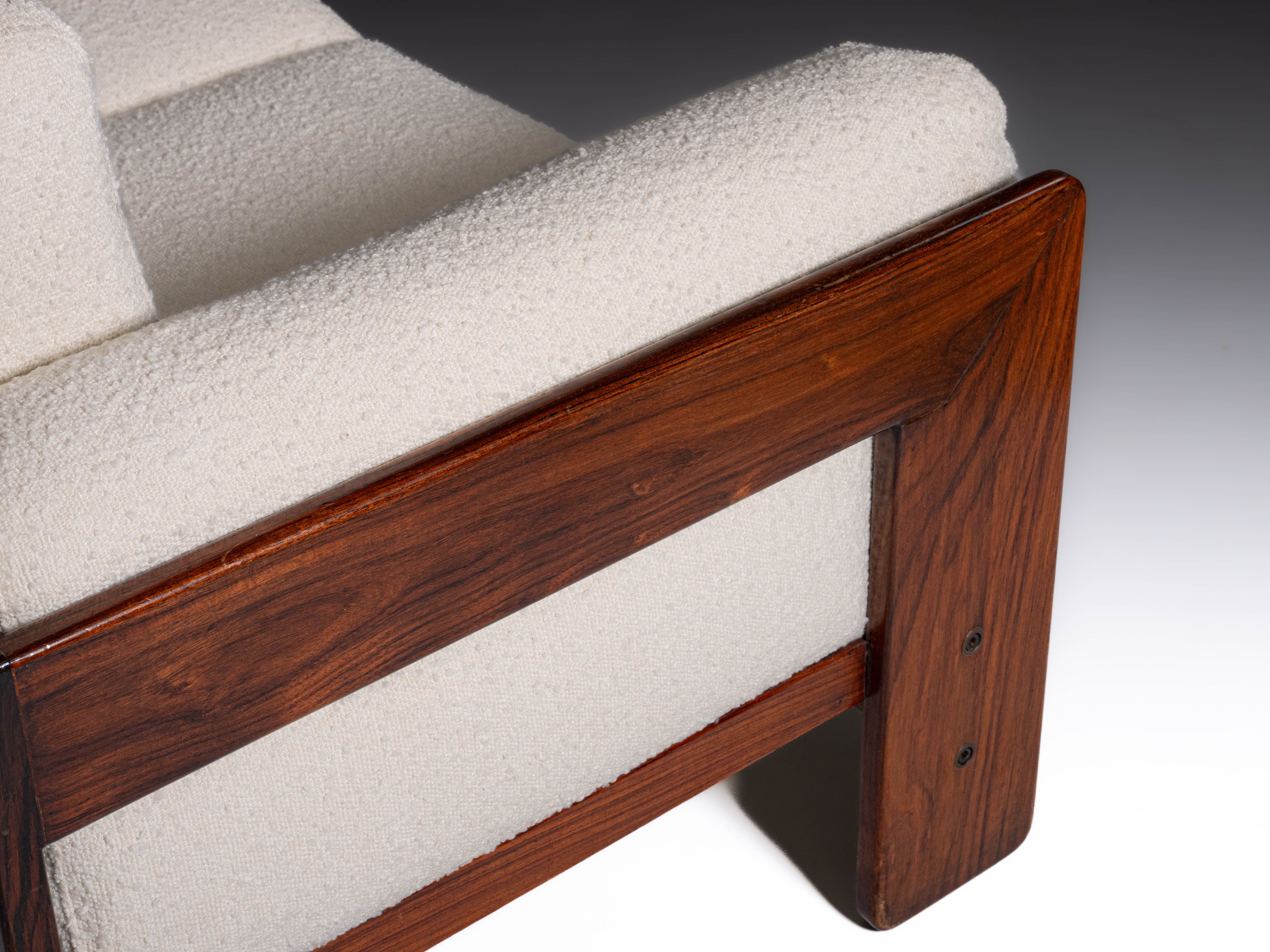 Sofá “Bastiano” em madeira de pau-santo, design Tobia Scarpa, fabricante Gavina, Itália, anos 1960
