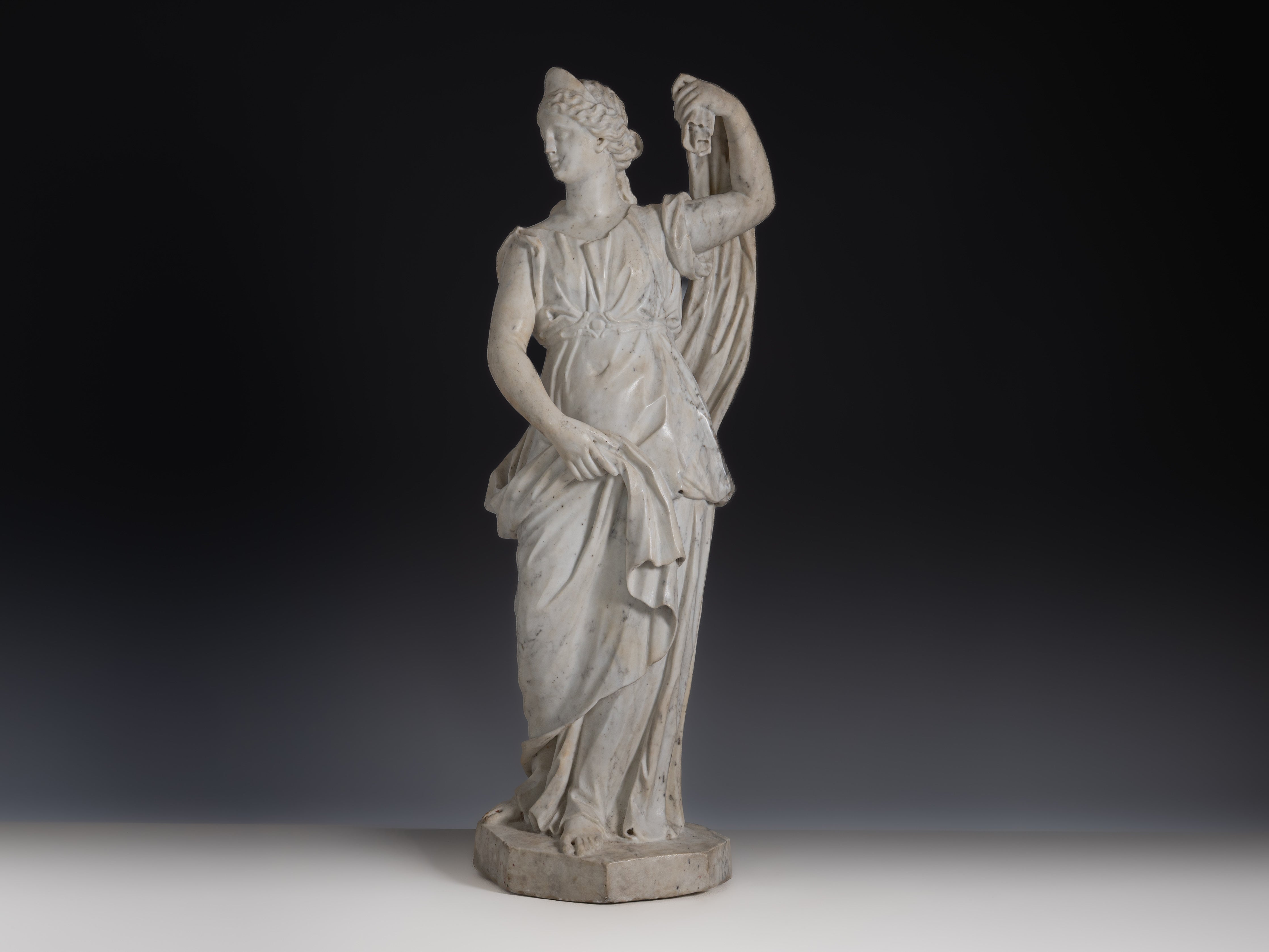 Vestal, escultura em mármore de Carrara |Escola toscana - Itália, século XVII