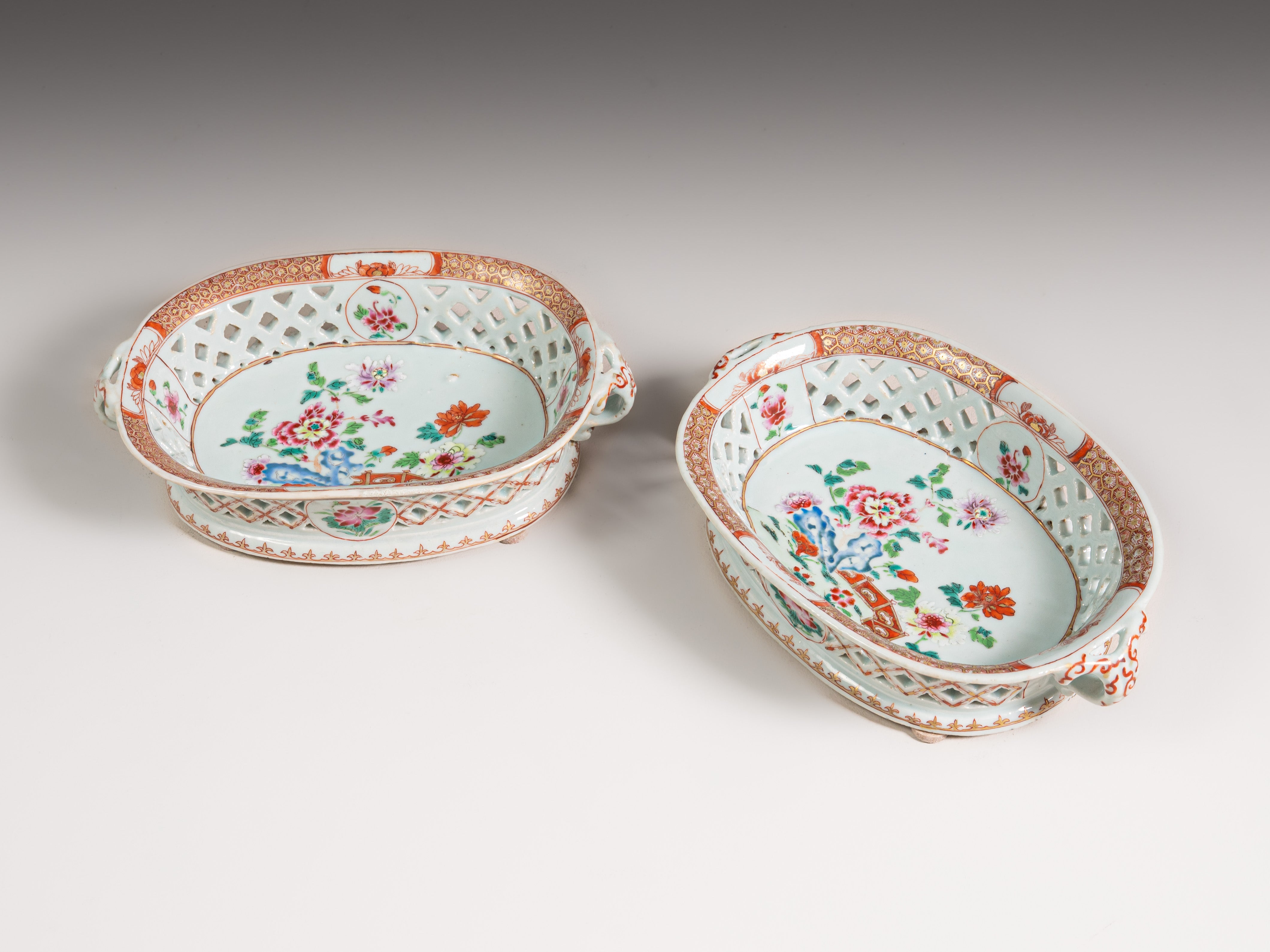 Par de cestos em porcelana chinesa da Companhia das Índias, século XVIII. Qianlong (1736–1795)