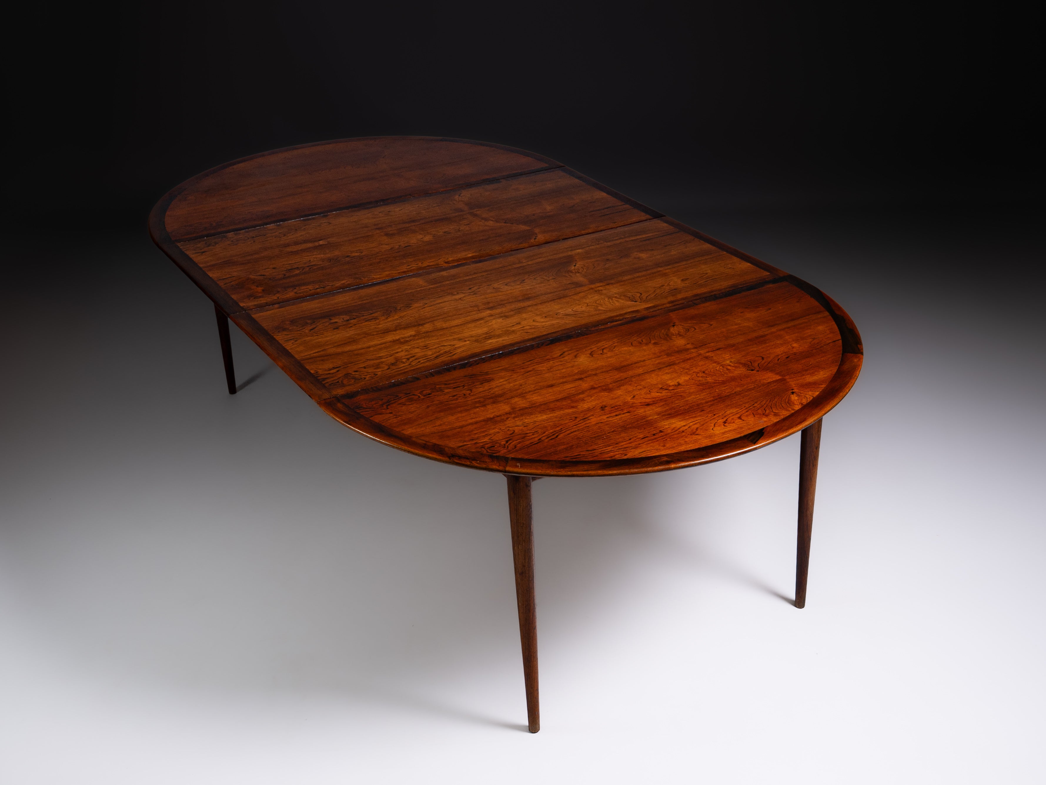 Mesa de casa de jantar em pau-santo, Dinamarca, anos 1960