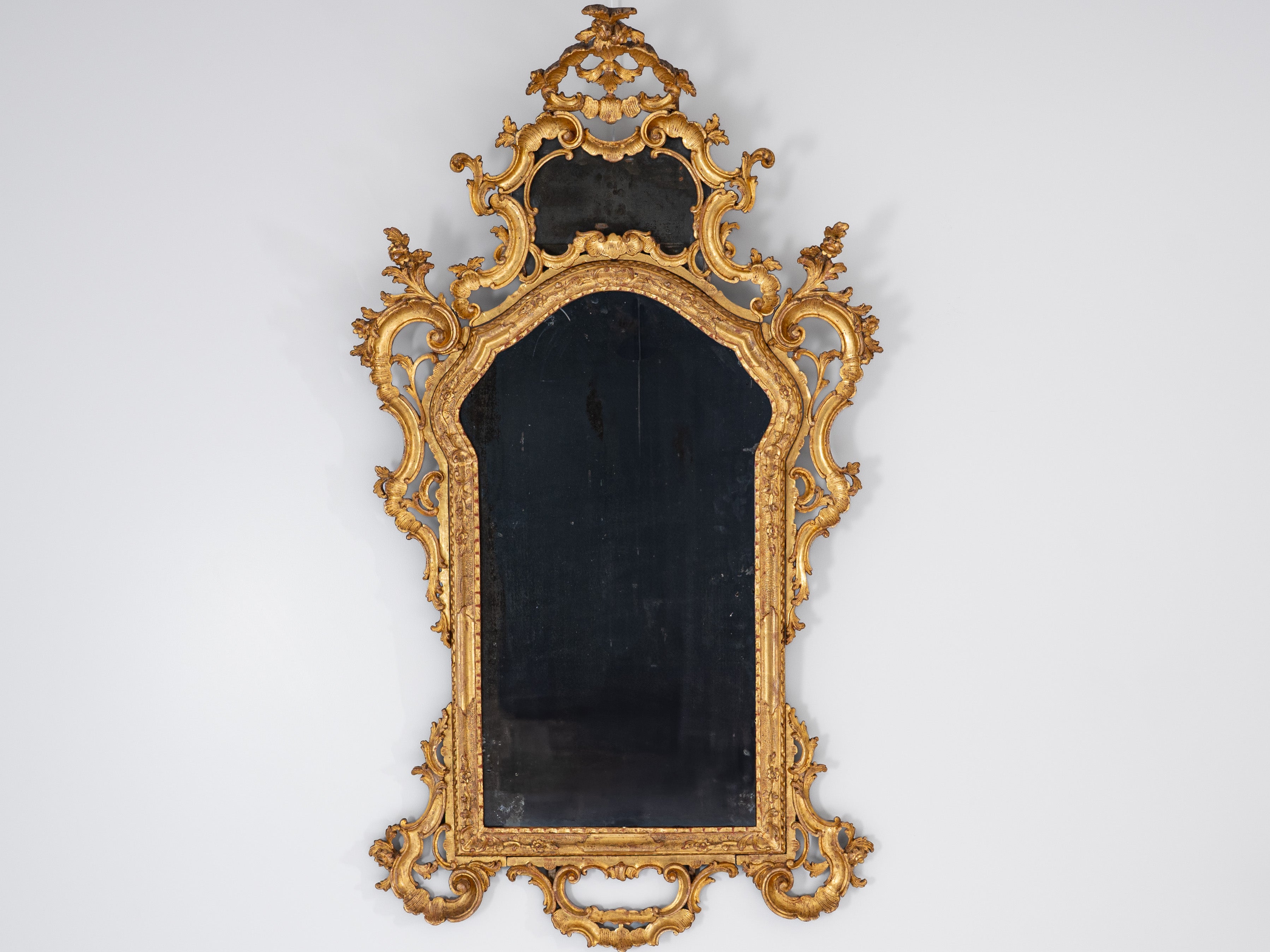 Espelho Louis XV em madeira entalhada e dourada | Veneza, Itália, século XVIII