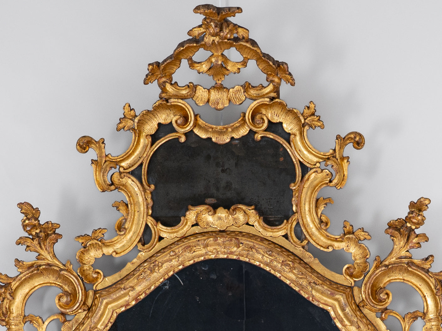 Espelho Louis XV em madeira entalhada e dourada | Veneza, Itália, século XVIII