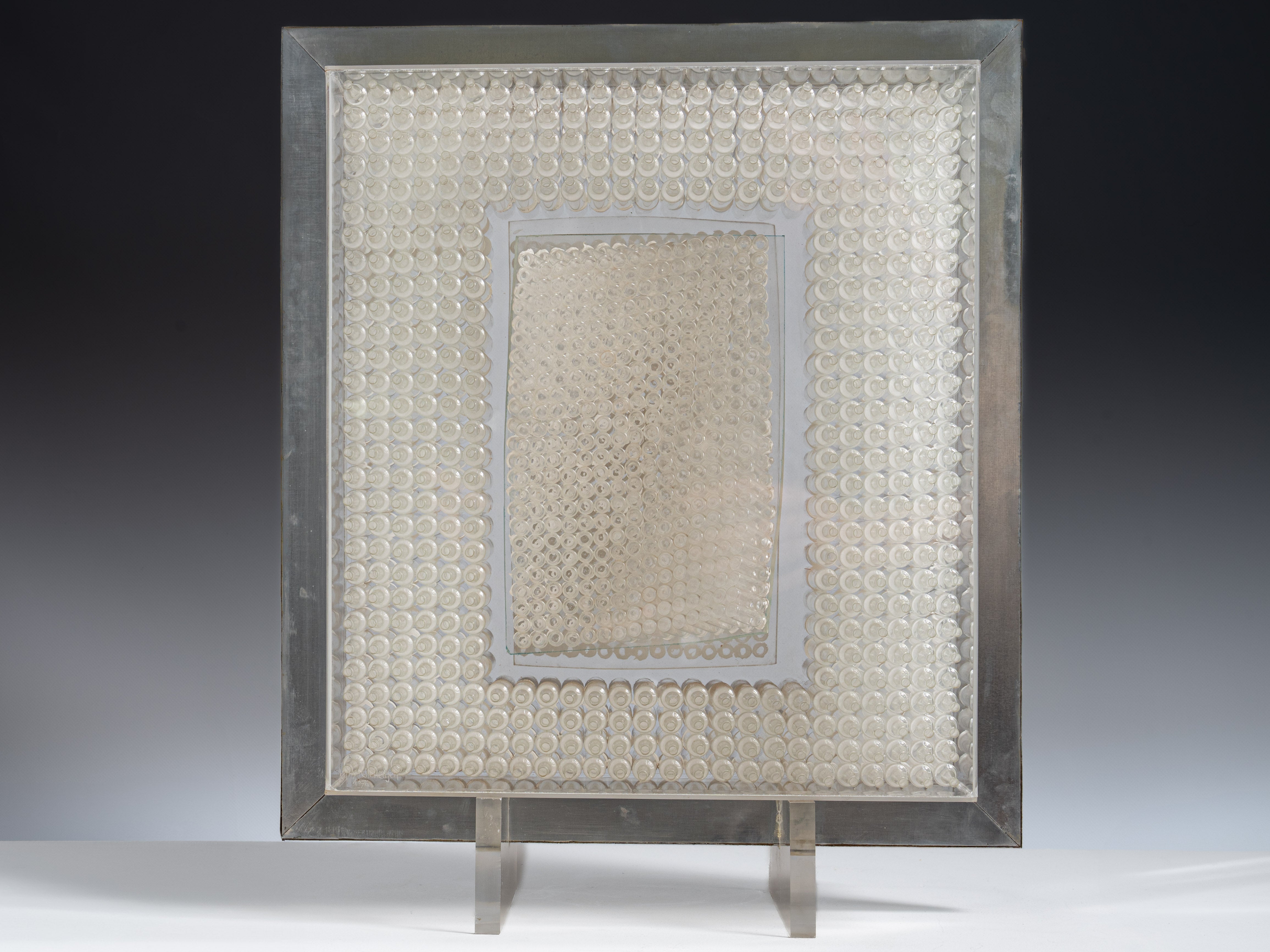 Willy HELLEWEEGEN (1914–1991) Escultura em plexiglas e vidro Assinada e datada de 1970