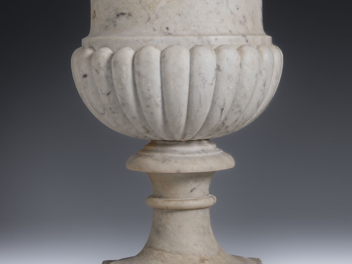 Vaso em mármore. Itália, século XVIII