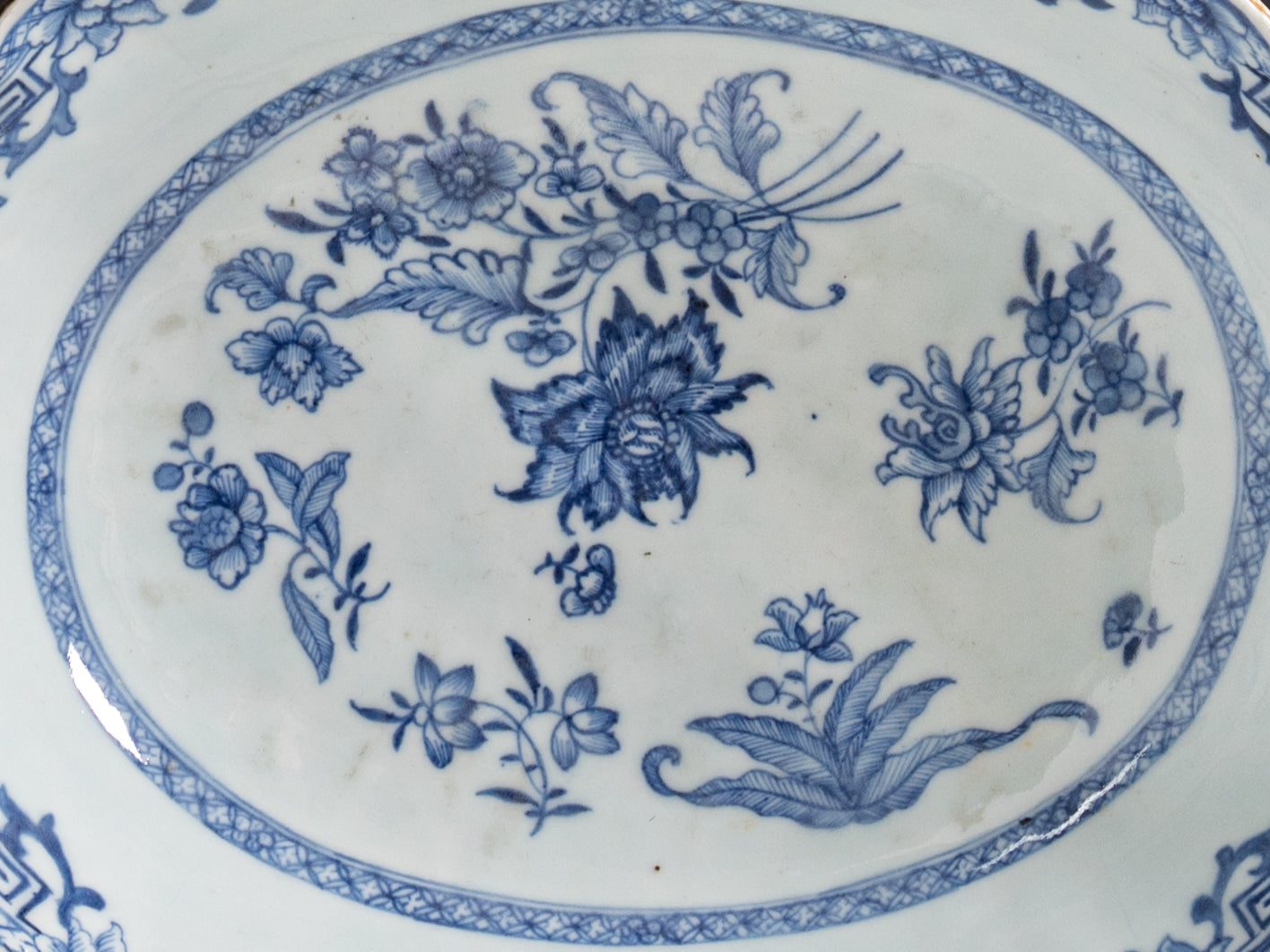 Covilhete em porcelana chinesa da Companhia das Índias, reinado Qianlong (1736–1795)