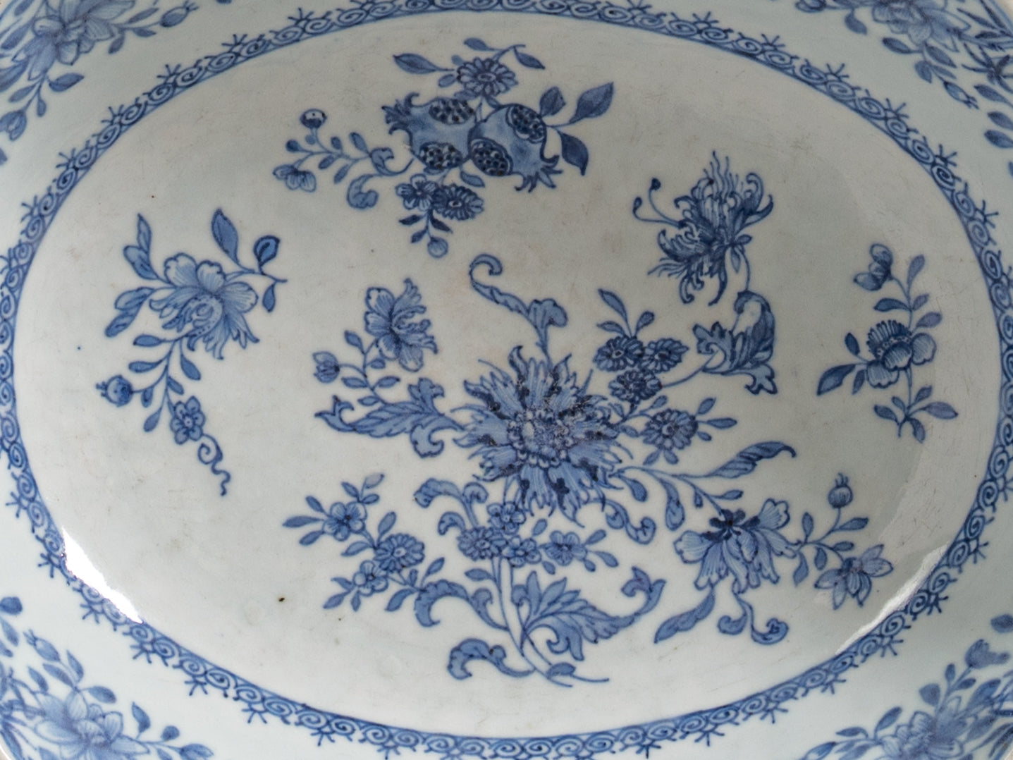 Covilhete em porcelana chinesa da Companhia das Índias, reinado Qianlong (1736–1795)