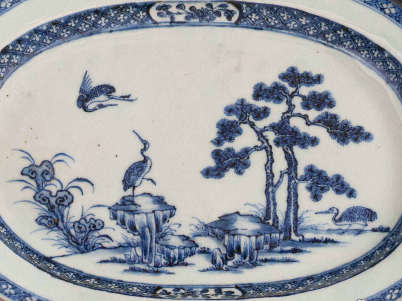 Travessa em porcelana chinesa da Companhia das Índias, séc. XVIII