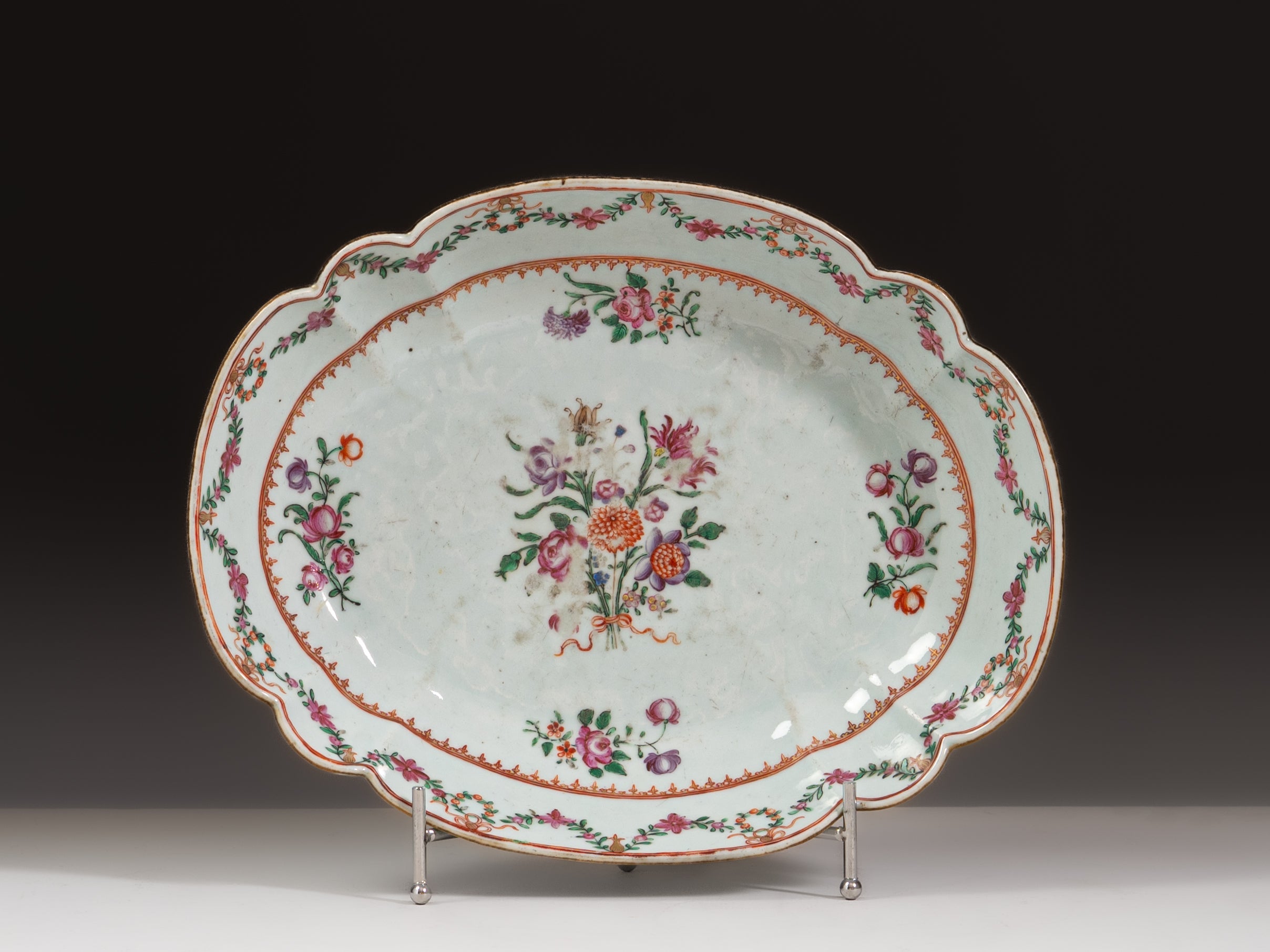 Conjunto de lavanda e gomil em porcelana chinesa da Companhia das Índias, Período Qianlong (1736–1795)